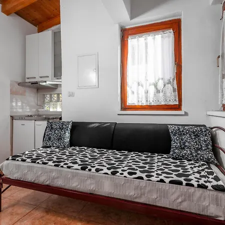 House With A Parking Space Babici, - 13795 Vakantiehuis Umag